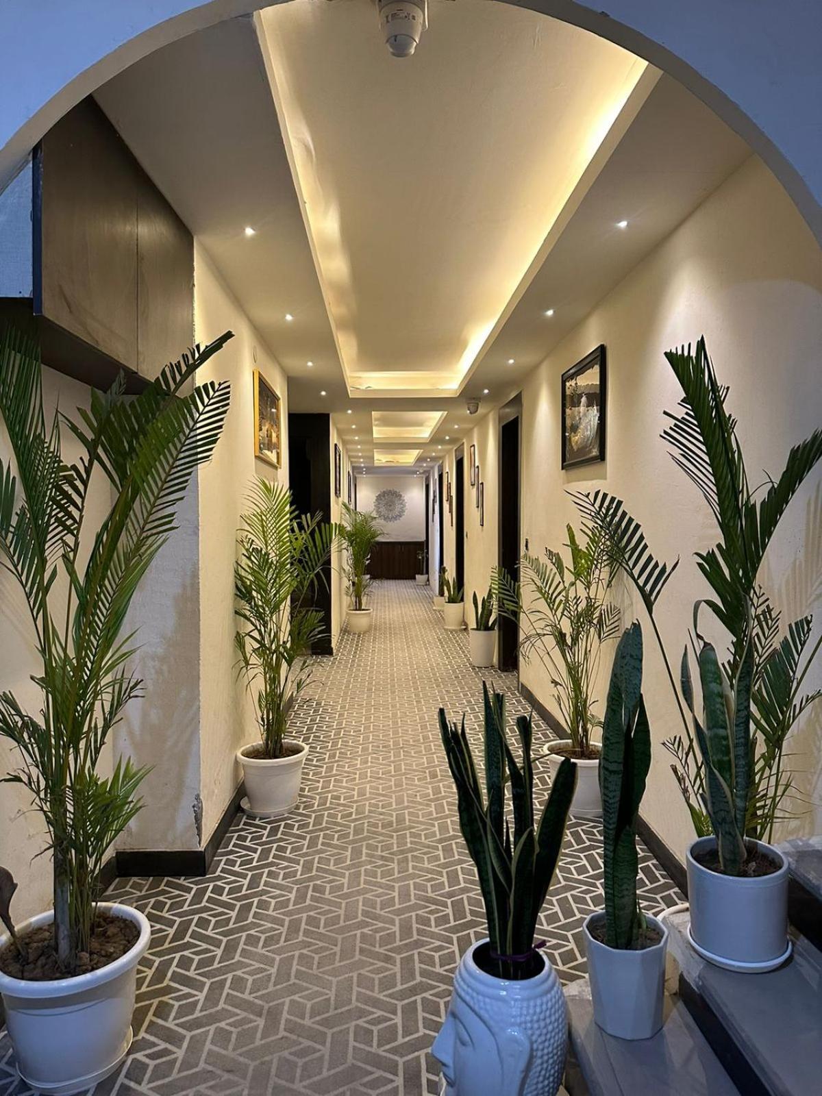 Hotel Kritika Greater Noida Esterno foto